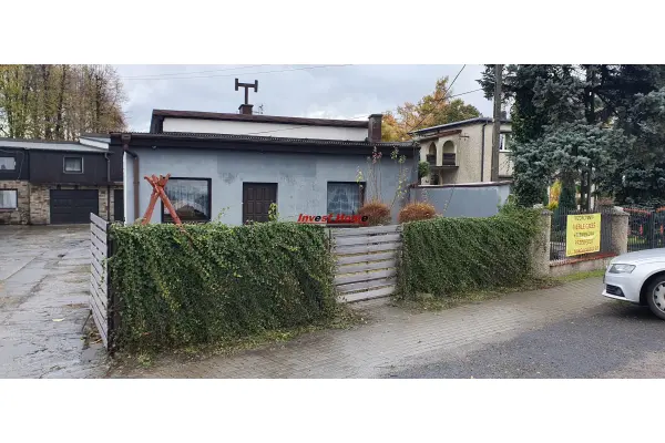 rybnicki, Czerwionka-Leszczyny, Stanowice, Budynek usługowo - handlowy przy głównej drodze.