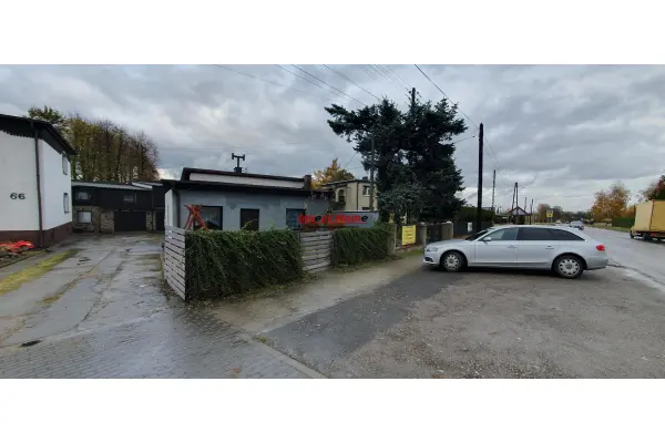 rybnicki, Czerwionka-Leszczyny, Stanowice, Budynek usługowo - handlowy przy głównej drodze.