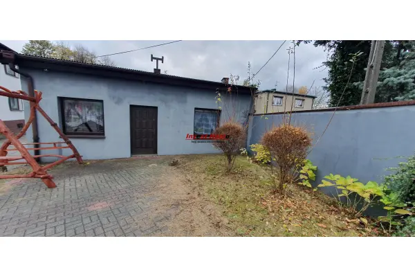 rybnicki, Czerwionka-Leszczyny, Stanowice, Budynek usługowo - handlowy przy głównej drodze.
