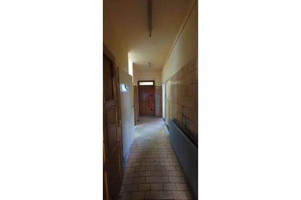 rybnicki, Czerwionka-Leszczyny, Stanowice, Budynek usługowo - handlowy przy głównej drodze.