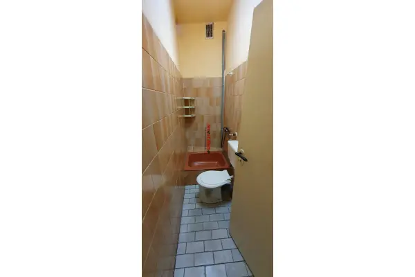 rybnicki, Czerwionka-Leszczyny, Stanowice, Budynek usługowo - handlowy przy głównej drodze.